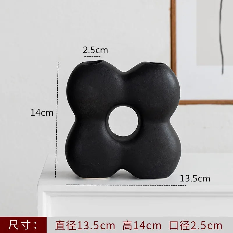 black ceramic flower vase, reference photo