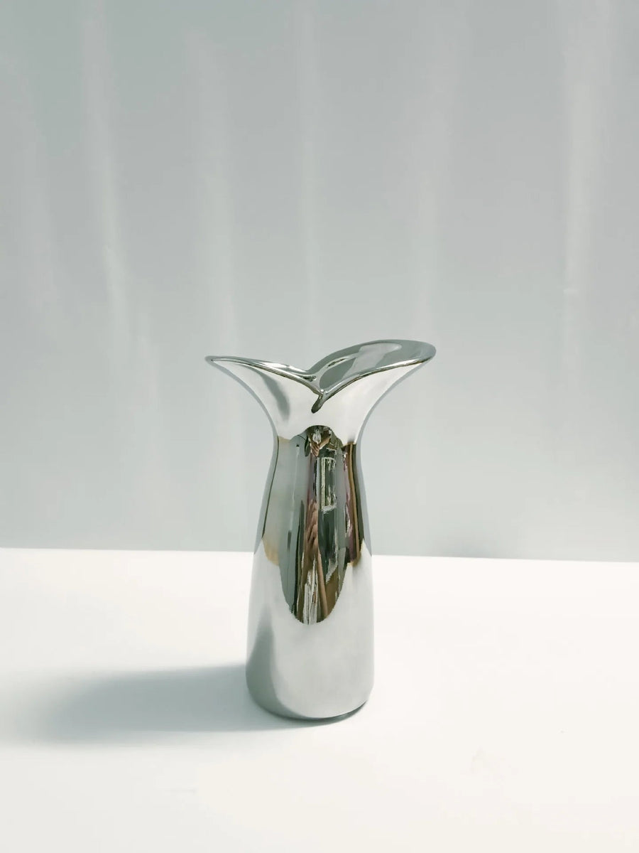 chrome tulip sculptural vase, small, reference photo