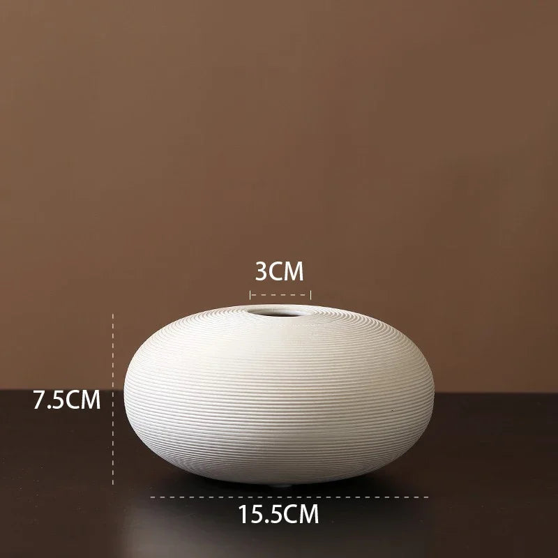 white pebble ceramic vase, reference photo