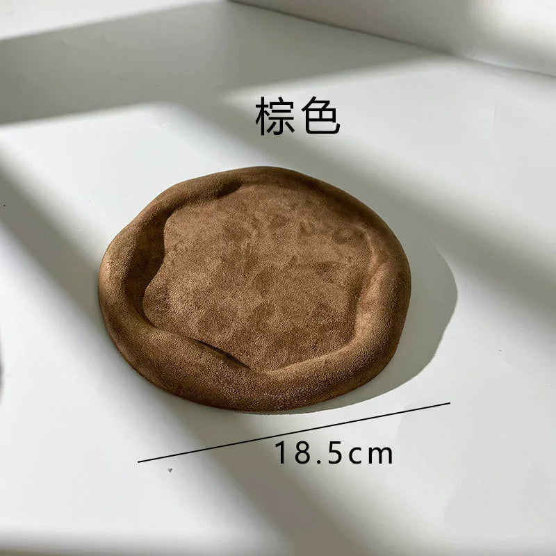 round pebble trinket dish, brown, reference photo