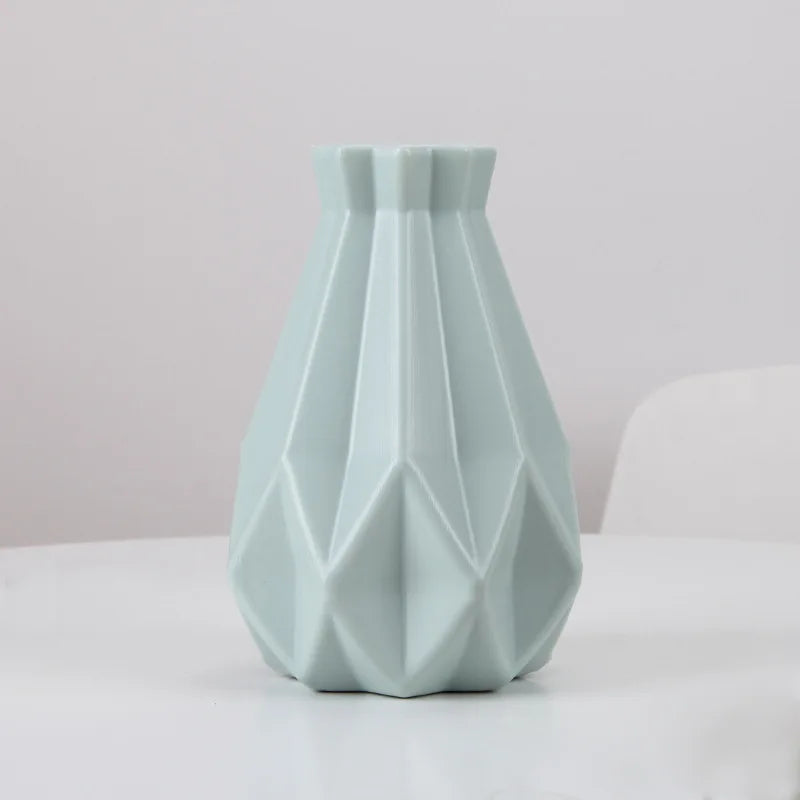 faceted diamond plastic vase, mint, reference photo